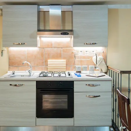 Apartment Domus Ugo Naples