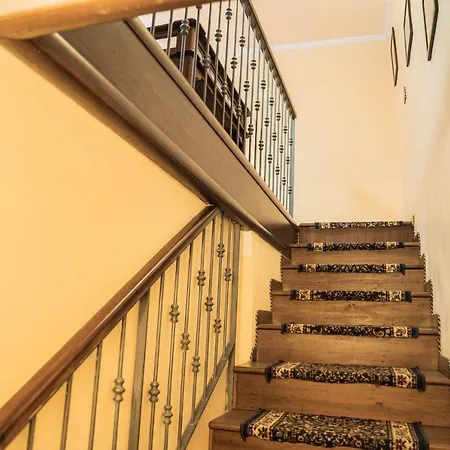 Domus Ugo Apartment