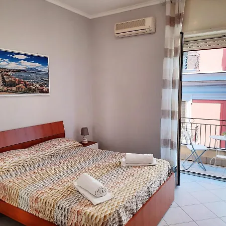 Napoli Central * Neapel