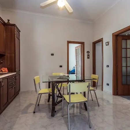 B4 Big With Terrace And View In Hystorical Centre Apartment Naples