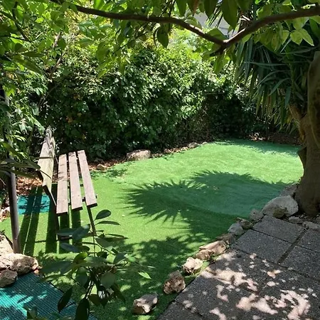 Apartment Garden House In Naples