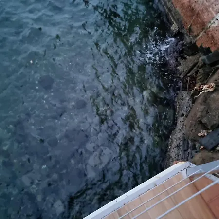 La Casa Sull’ Acqua * Napoli