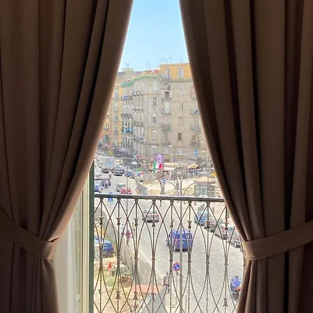 Napolitudine Bed & Breakfast *