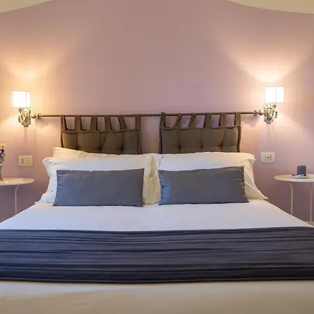 Sotto Le Stelle Ai Decumani Bed & Breakfast 2*