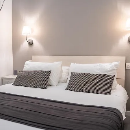 Bed & Breakfast Sotto Le Stelle Ai Decumani 2*