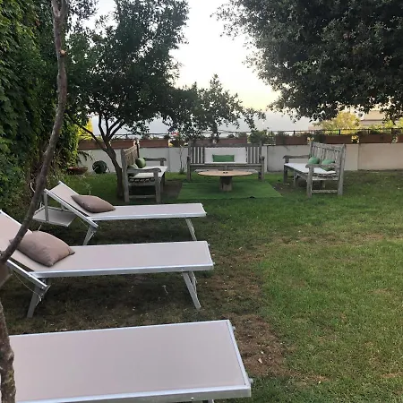 Kamyhouse Una Tranquilla Struttura Nel Verde Naples