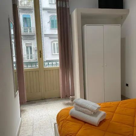 A Cas E Vicenz * Nápoly