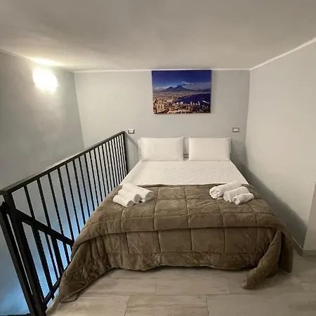 Mary House Spacca Naples