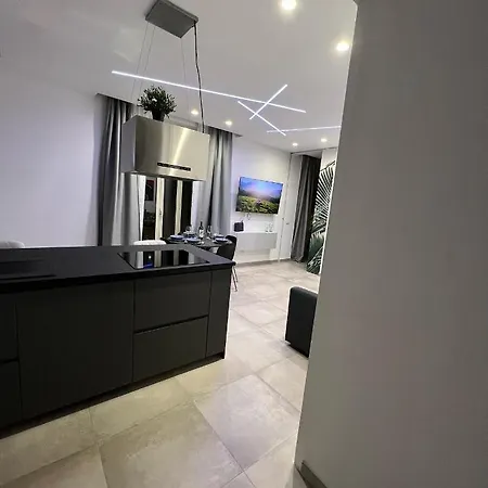 The Jungle Apartment *