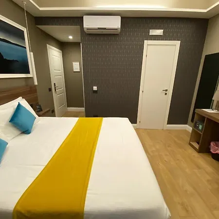 7th Floor Πανσιόν