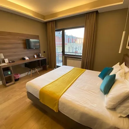 7th Floor 3*