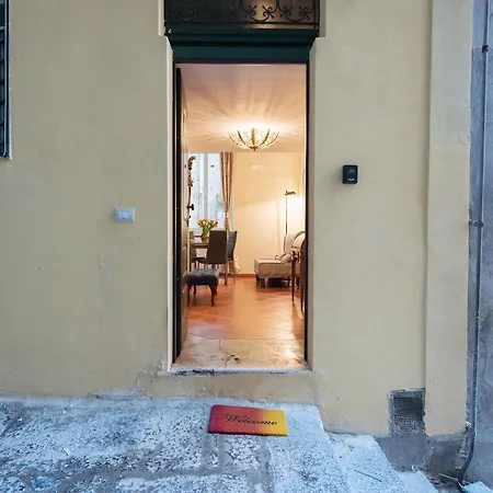 Centro, A Windows On The Monuments * Naples