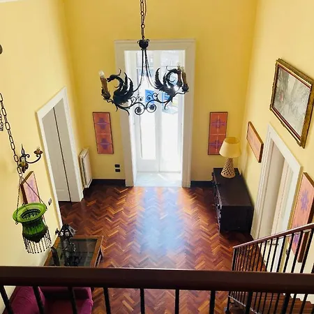 Sul Teatro San Carlo Apartment *