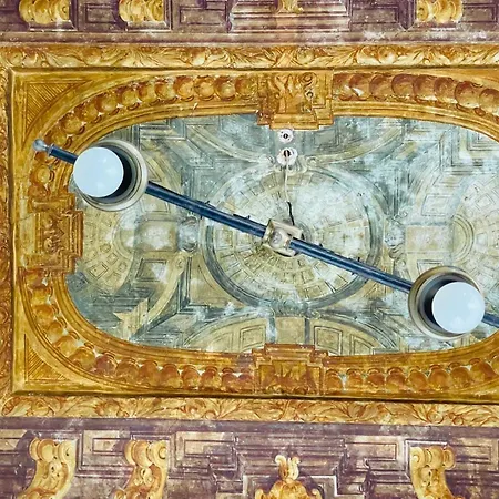 Sul Teatro San Carlo Naples