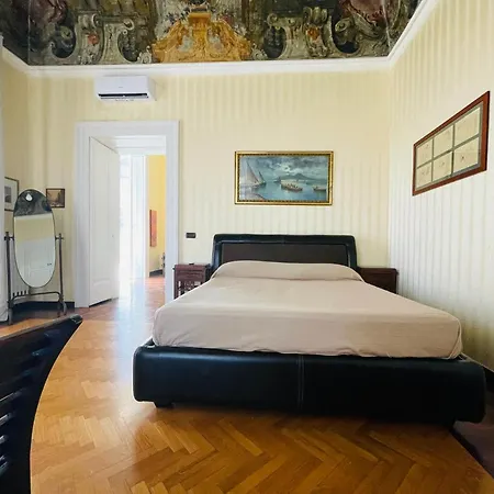 Apartment Sul Teatro San Carlo *
