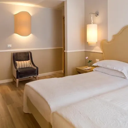 Starhotels Terminus Hotel 4*