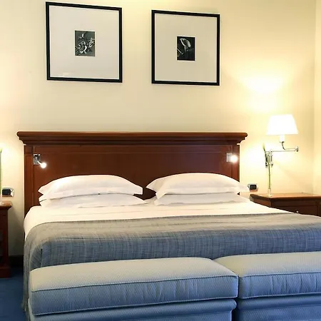 Starhotels Terminus 4* Neapol