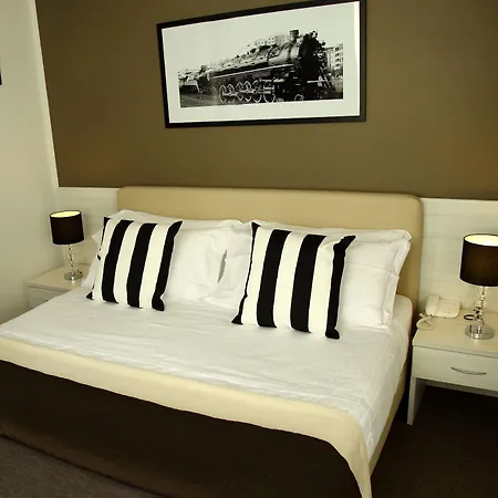 Stelle The Businest 4* Neapol