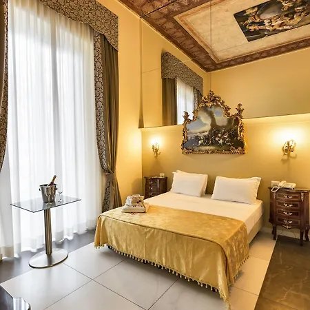 Art Galleria Umberto Hotel 4*