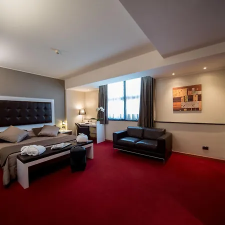Magri's 4*
