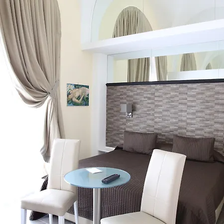 Art Piazza Carita' Hotel Neapol
