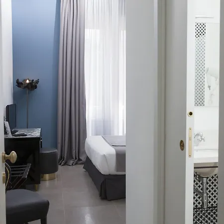 Hotel Boutique Metro 900 4*