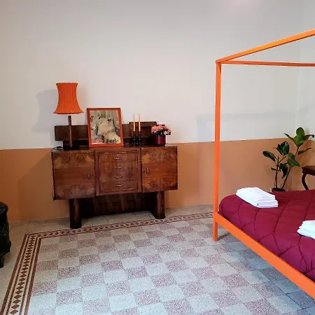 Charming With Balcony In The Historic Center Naples
