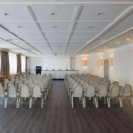 Starhotels Terminus 4* Neapol