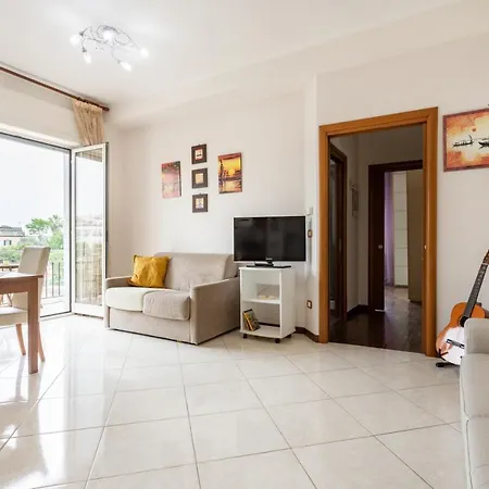 Panoramic Flat Between Materdei And Fontanelle Apartment Neapel