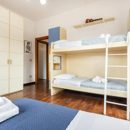 Apartment Panoramic Flat Between Materdei And Fontanelle Neapel