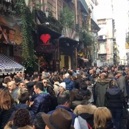 Spaccanapoli A Due Passi Da Via Tribunali Nápoles