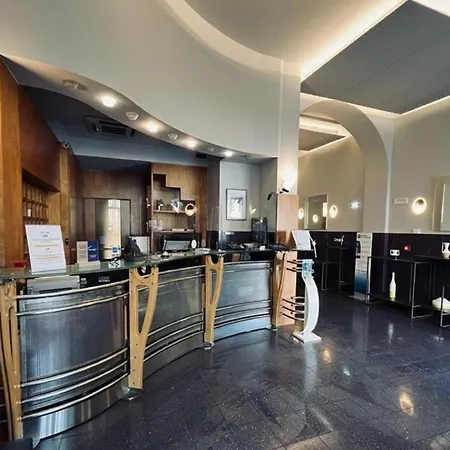 Western Plaza Hotel