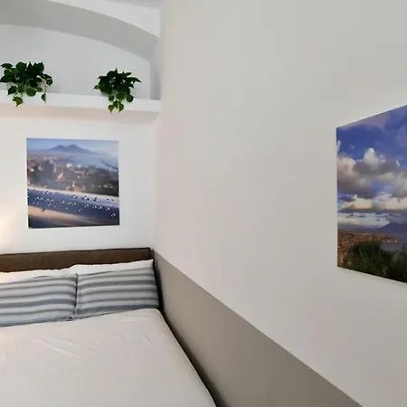 Il Picchio Di Chiaia Naples