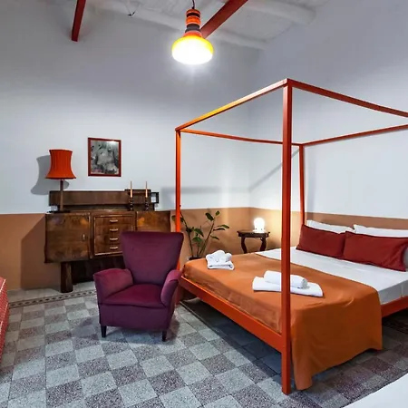 Charming With Balcony In The Historic Center Naples