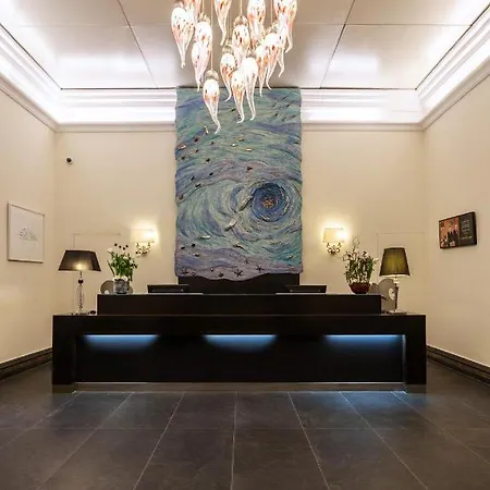 Отель Palazzo Caracciolo 4*