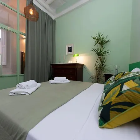 Charming With Balcony In The Historic Center Apartment *