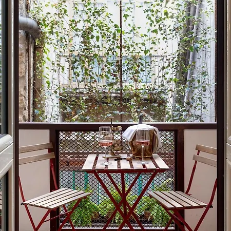 Palazzo Residenza Madre Affittacamere Napoli