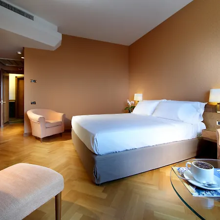 Exe Majestic 4* Nápoly