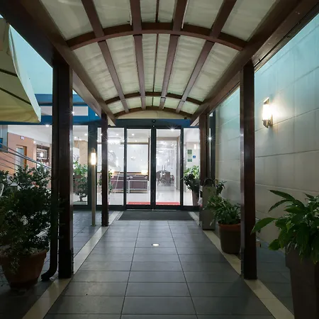 Magri's 4* Napoli