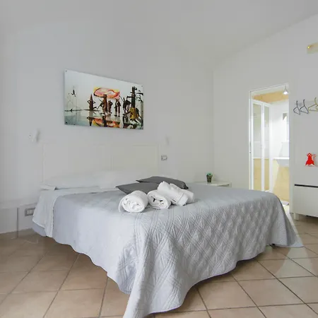 Maison Du La Rua (adults Only) Bed & Breakfast 2*