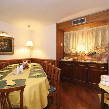 Ares Hotel Napoli