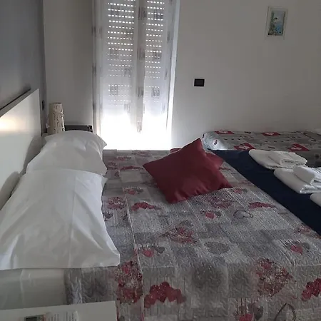 Nocleg ze śniadaniem Mediterranea Neapol