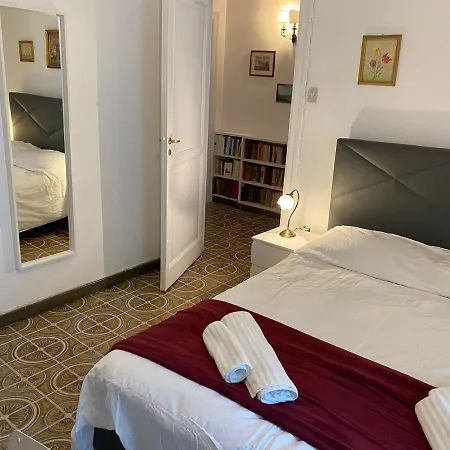 In San Domenico Maggiore 3 Bed & Breakfast Naples