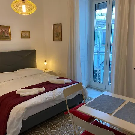 Bed & Breakfast In San Domenico Maggiore 3