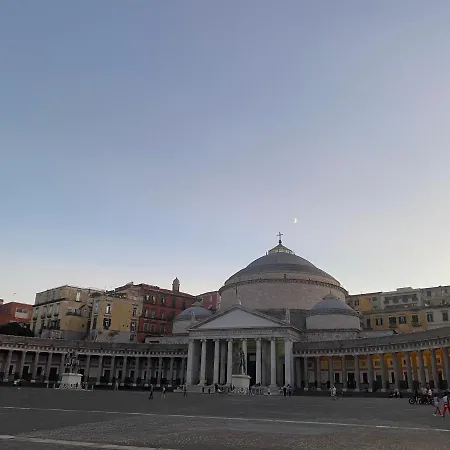 Apartment Casa Tiare, The Heart Of Piazza Plebiscito Naples