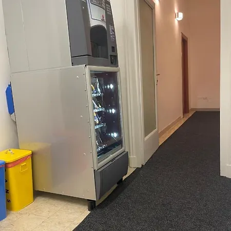 Hostel A I R H1o