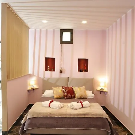 Apartment Palepolis *