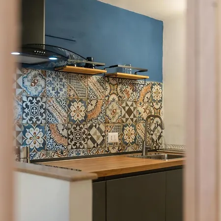 Spaccanapoli - Fully Equipped Studio Apartamento *