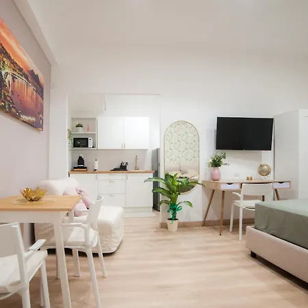 Apartment Michelangelo 80 Naples