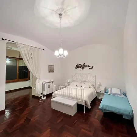 Dimora Eleuthera Naples
